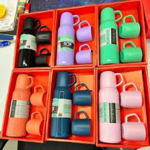 Vaccum Flask Red Box